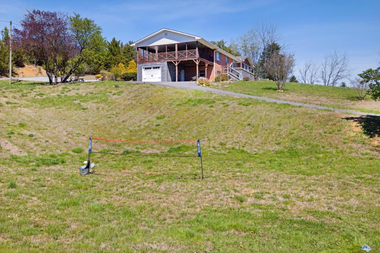 Mid-Century Vintage Brick Ranch Upstairs Guesthouse Sevierville Exterior photo